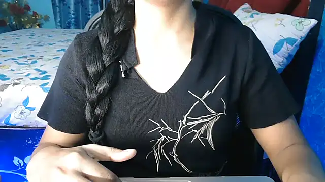 Snapshot of Somiya87 chatting on June 5, 5:07 pm Somiya87 online show from June 5, 5:07 pm