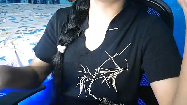 Snapshot of Somiya87 chatting on June 7, 7:50 pm Somiya87 online show from June 7, 7:50 pm