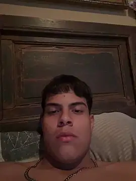 Snapshot of leandrollst_3 chatting on December 1, 7:30 pm leandrollst 3 online show from December 1, 7:30 pm