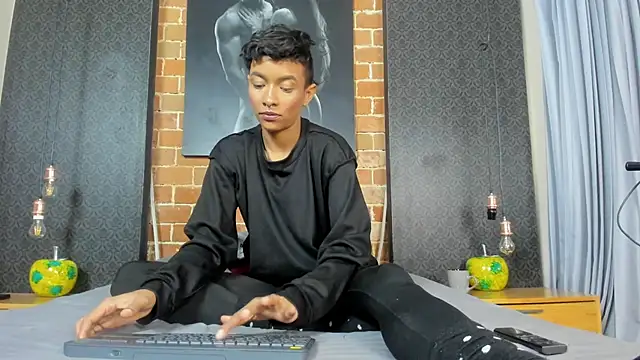 AntonAndSofii online show from January 19, 5:26 am