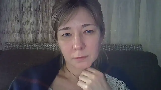 Snapshot of EllaJohnsonX chatting on January 11, 6:01 pm EllaJohnsonX online show from January 11, 6:01 pm