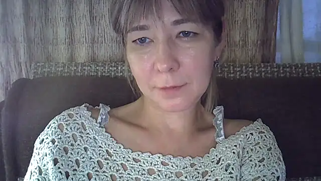 Snapshot of EllaJohnsonX chatting on January 18, 6:24 am EllaJohnsonX online show from January 18, 6:24 am