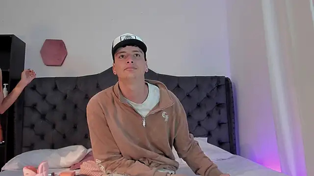 two milkyway online show from February 25, 11:20 am