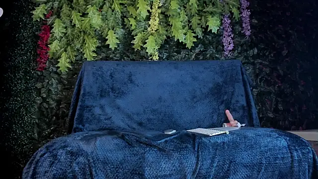 Snapshot of Samantha__cooper chatting on February 19, 5:27 pm Samantha  cooper online show from February 19, 5:27 pm