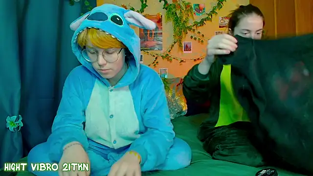 TrickyKitsune online show from September 27, 9:58 am