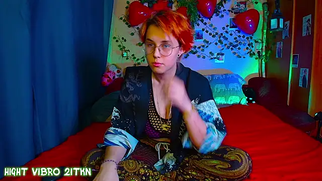 TrickyKitsune online show from February 19, 4:03 pm