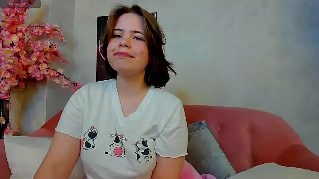 Snapshot of EricaElliott chatting on February 4, 10:32 am EricaElliott online show from February 4, 10:32 am