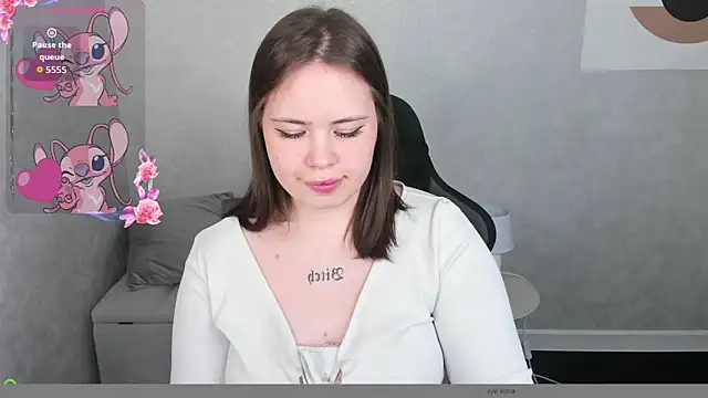 Snapshot of EricaElliott chatting on September 30, 8:52 am EricaElliott online show from September 30, 8:52 am