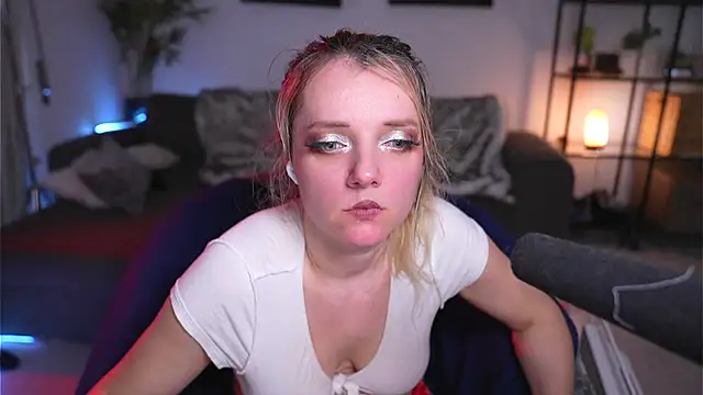 Magnetic Amy online show from February 17, 1:53 pm