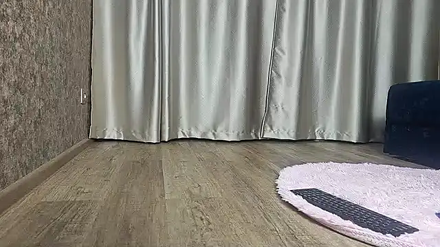 Snapshot of Jennifer_Braun chatting on December 18, 2:12 pm Jennifer Braun online show from December 18, 2:12 pm