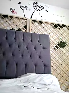 Mia WAll online show from January 1, 3:46 pm