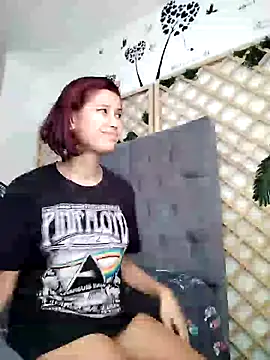 Mia WAll online show from January 6, 6:20 pm