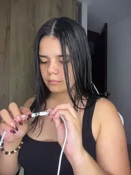 pretty angela1 online show from December 18, 12:38 am