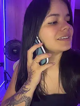 Snapshot of pretty_angela1 chatting on July 30, 12:42 am pretty angela1 online show from July 30, 12:42 am