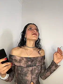 Snapshot of indira_k chatting on November 12, 3:01 pm indira k online show from November 12, 3:01 pm