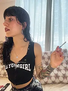 Snapshot of indira_k chatting on November 24, 3:45 pm indira k online show from November 24, 3:45 pm