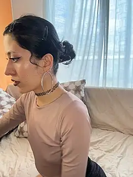 Snapshot of indira_k chatting on November 25, 3:01 pm indira k online show from November 25, 3:01 pm