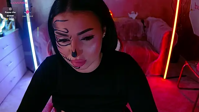 evanew  online show from October 31, 6:42 pm