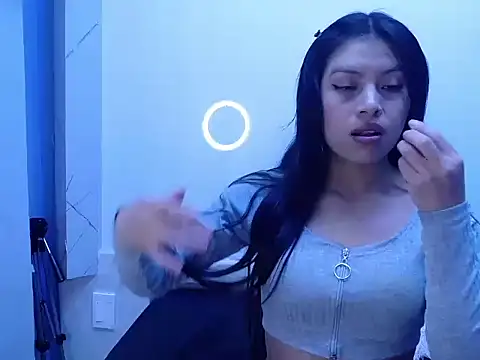 Chloe Martini online show from November 2, 3:20 am