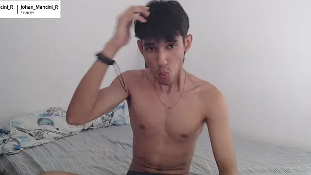 Snapshot of Johan_Mancini_R chatting on January 17, 7:38 pm Johan Mancini R online show from January 17, 7:38 pm