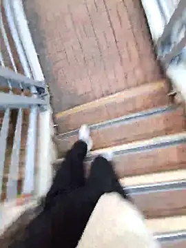 Snapshot of Lee0613 chatting on February 21, 8:15 am Lee0613 online show from February 21, 8:15 am