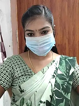 Snapshot of meena_27 chatting on March 6, 6:41 am meena 27 online show from March 6, 6:41 am