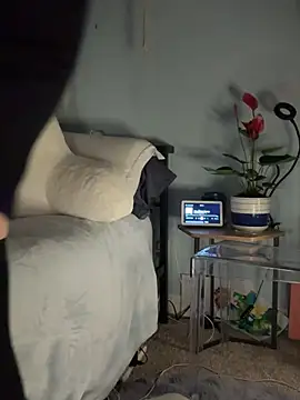 AlessasRoom online show from March 5, 7:48 am