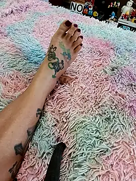 Snapshot of TheOneNOnlyHalfPint chatting on February 13, 2:20 pm TheOneNOnlyHalfPint online show from February 13, 2:20 pm