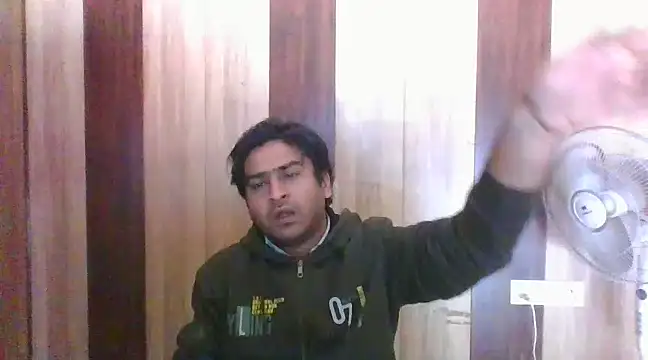 indihotguy online show from February 10, 7:26 am