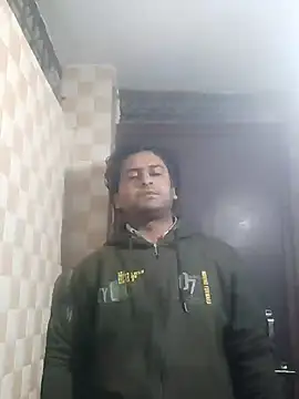 indihotguy online show from February 10, 8:10 pm