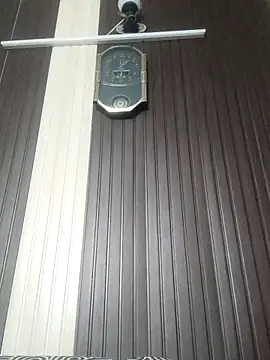 indihotguy online show from February 16, 12:21 pm