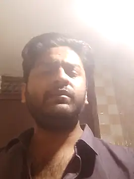 indihotguy online show from February 25, 9:35 pm