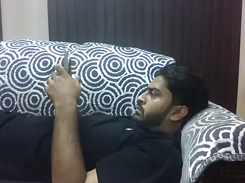 indihotguy online show from October 4, 10:46 am