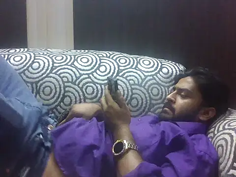 indihotguy online show from October 13, 3:45 pm