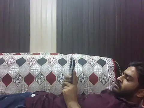 indihotguy online show from November 3, 11:33 am