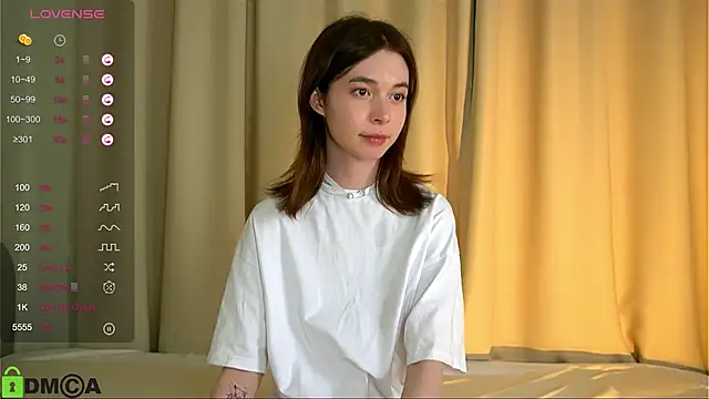 Snapshot of LittleOriana chatting on February 24, 12:41 am LittleOriana online show from February 24, 12:41 am