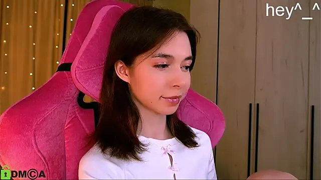 Snapshot of LittleOriana chatting on March 7, 10:54 pm LittleOriana online show from March 7, 10:54 pm