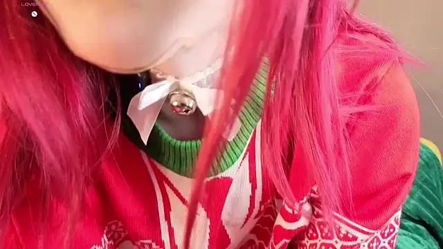 Snapshot of OhYumiYes chatting on December 19, 9:22 pm OhYumiYes online show from December 19, 9:22 pm