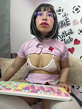 Snapshot of DearAbbiee chatting on June 30, 8:15 am DearAbbiee online show from June 30, 8:15 am
