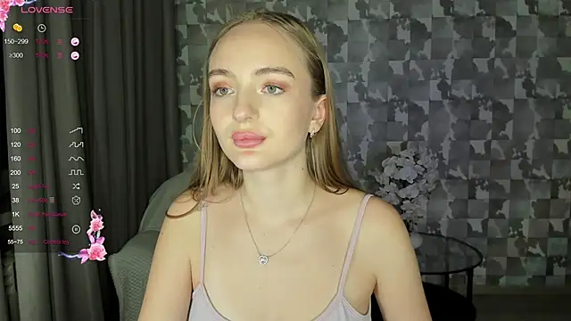 Snapshot of A_delina chatting on February 8, 9:36 pm A delina online show from February 8, 9:36 pm