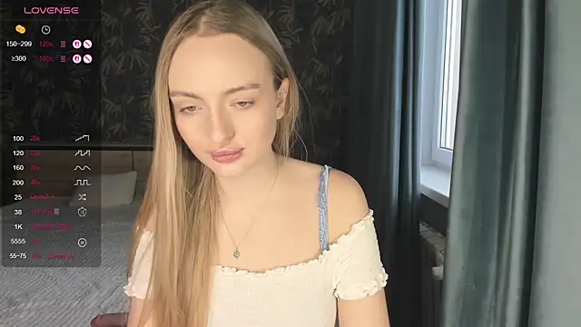 Snapshot of A_delina chatting on February 4, 1:39 pm A delina online show from February 4, 1:39 pm