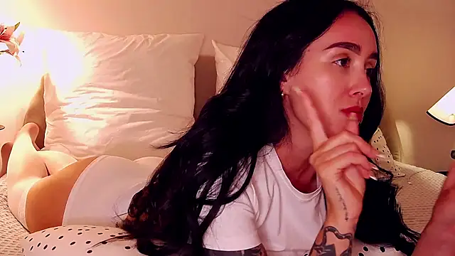 KimKhallifa online show from June 27, 3:28 pm