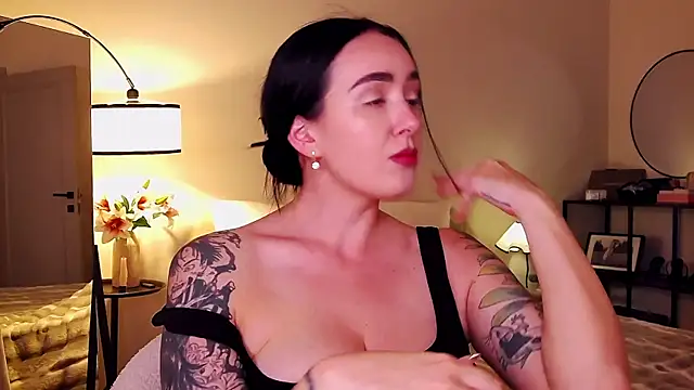 KimKhallifa online show from July 10, 7:34 am