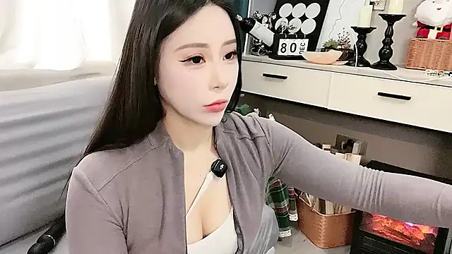 Caicai-a online show from March 8, 7:49 am