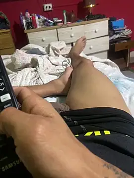 Snapshot of Aeroperreo chatting on December 19, 11:12 pm Aeroperreo online show from December 19, 11:12 pm