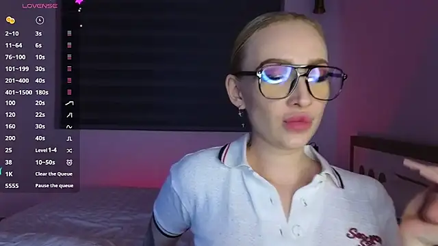 Snapshot of SOFYandMIKE chatting on July 14, 7:19 pm SOFYandMIKE online show from July 14, 7:19 pm