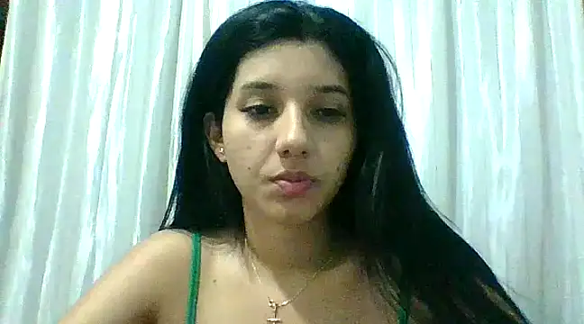 Snapshot of emmariders2 chatting on December 29, 4:38 am emmariders2 online show from December 29, 4:38 am