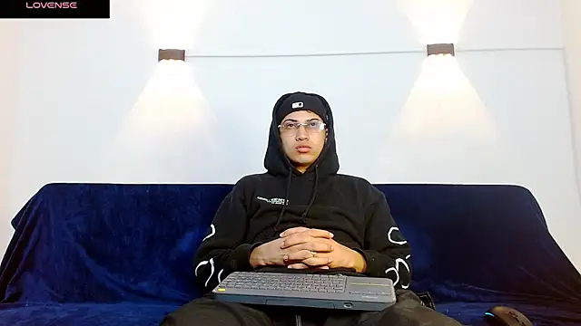 Br4ndxpimm online show from October 22, 1:22 pm