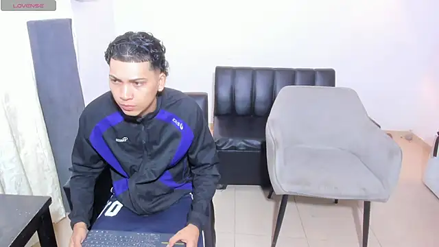 Br4ndxpimm online show from June 25, 2:21 pm