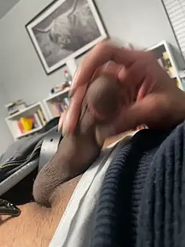 MrLatinKing online show from February 12, 11:41 pm